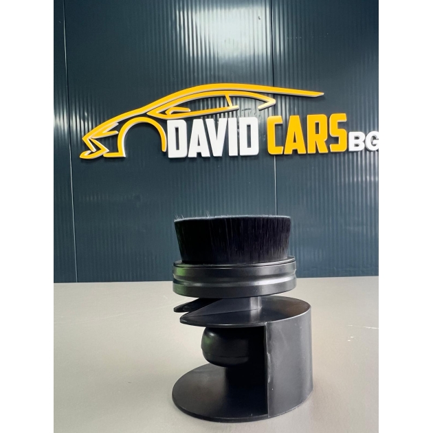 Четка за гуми